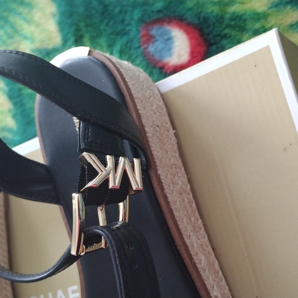 Michael kors leather shoes - Picture 4 of 5